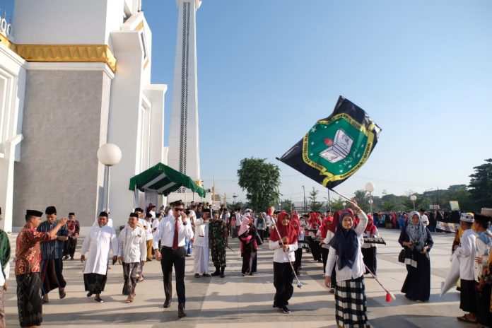 Bupati Gowa Sulsel Lepas Ratusan Peserta Karnaval Santri